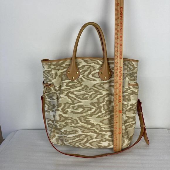 Isaac Mizrahi XL Ikat Camouflage Canvas Travel Tote Bag Carry On Tan - Picture 8 of 9